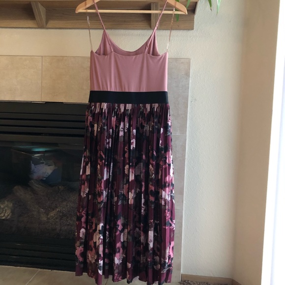 Comfy and Light Dress - Picture 3 of 7